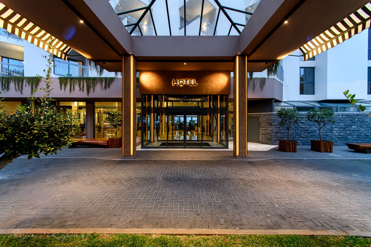 Entrance - Ba&iacute;a Azul - Funchal Ajuda